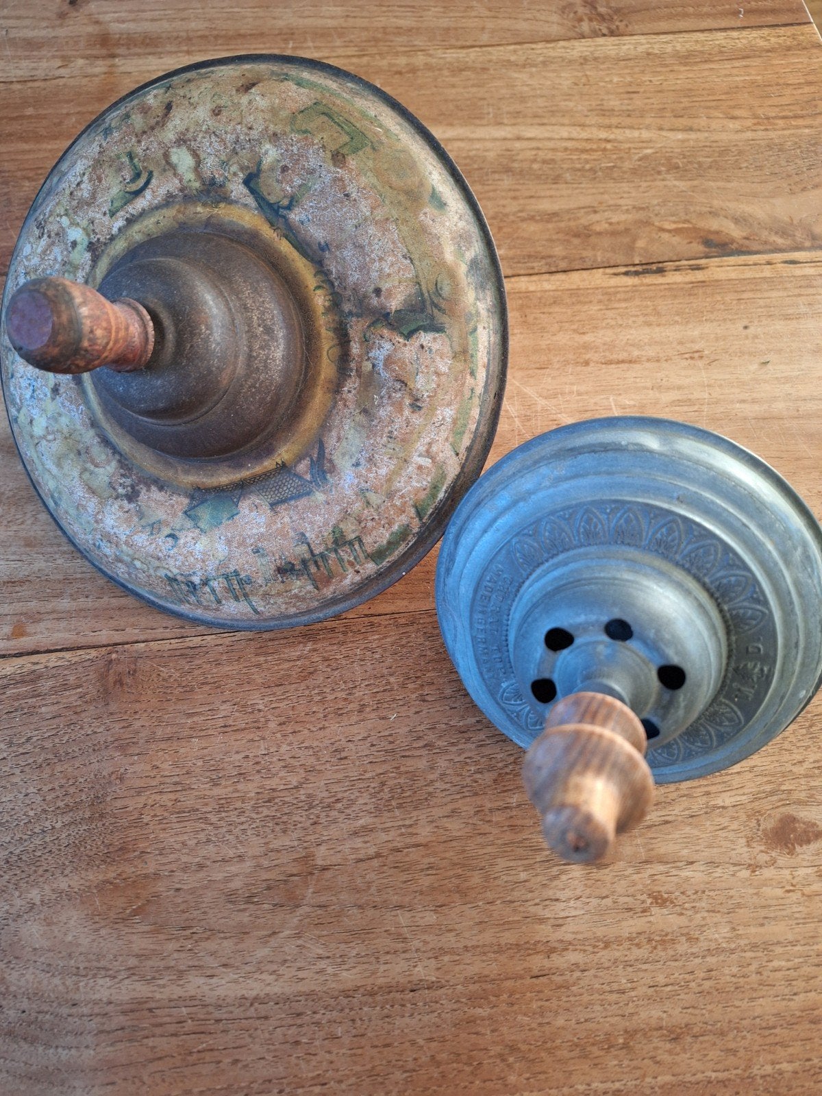2 Antieke Bromtollen uit de Jaren '40 - Vintage Speelgoed, Antiek en Kunst, Ophalen