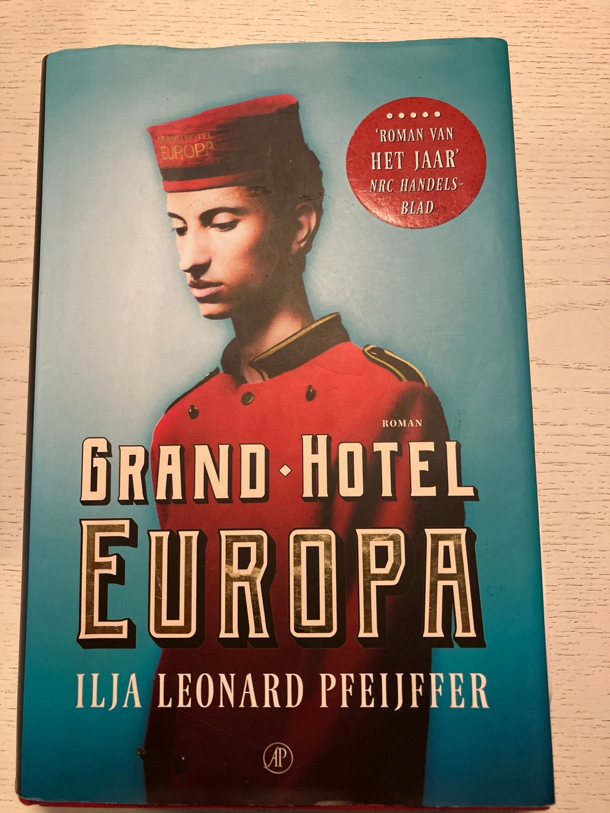 Grand Hotel Europa - Ilja Leonard Pfeijffer (Roman), Boeken, Literatuur, Ophalen of Verzenden, Zo goed als nieuw, Nederland