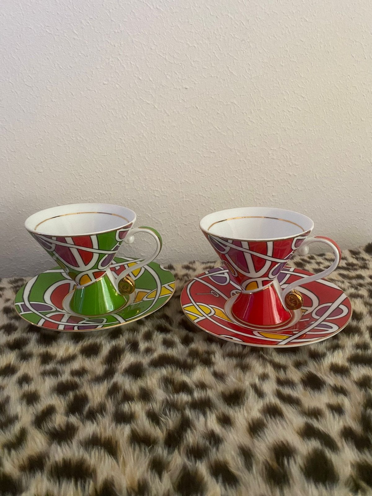 2 porseleinen kopjes en schoteltjes Leonardo collectie, Nieuw, Ophalen of Verzenden, Overige stijlen, Kop(pen) en/of Schotel(s)