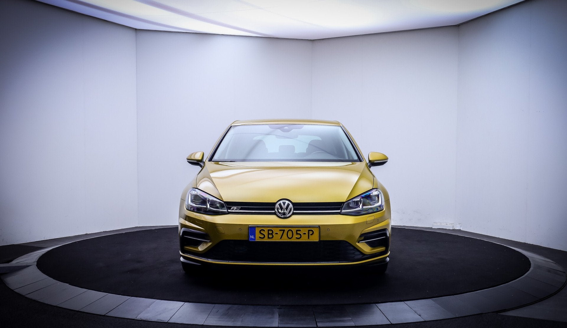 Volkswagen Golf 1.4 TSI 150pk Dsg R-LINE Highline FULL LED |, Gebruikt, 4 cilinders, 150 pk, 650 kg