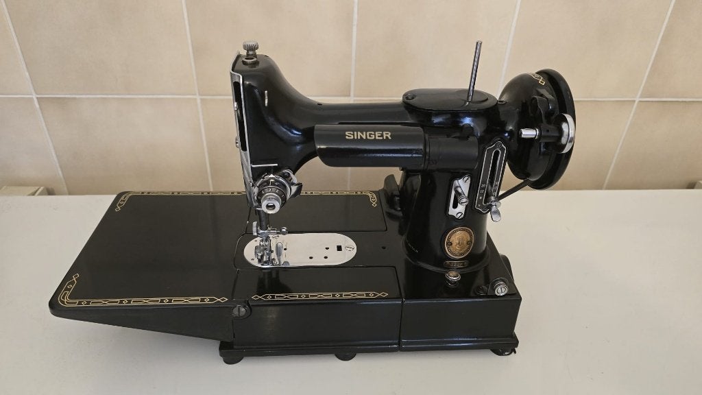 Singer 222K Featherweight naaimachine, Antiek en Kunst, Antiek | Naaimachines, Ophalen of Verzenden
