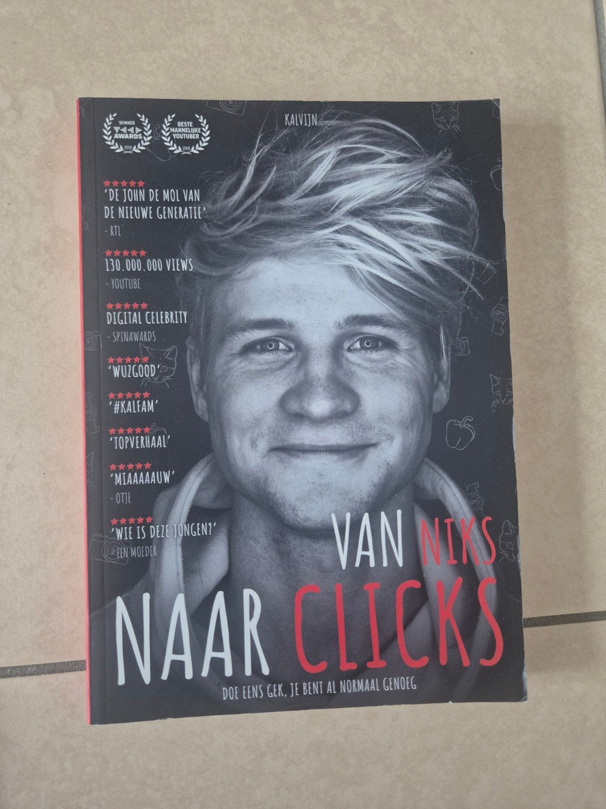 Kalvijn - Van Niks Naar Clicks (Boek), Ophalen of Verzenden, Zo goed als nieuw, Kalvijn, Film, Tv en Media