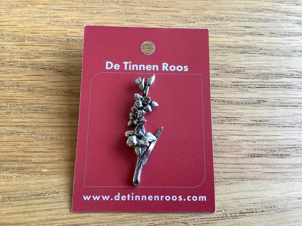 Bloemen broche van tin tingieterij de tinnen roos, Ophalen of Verzenden