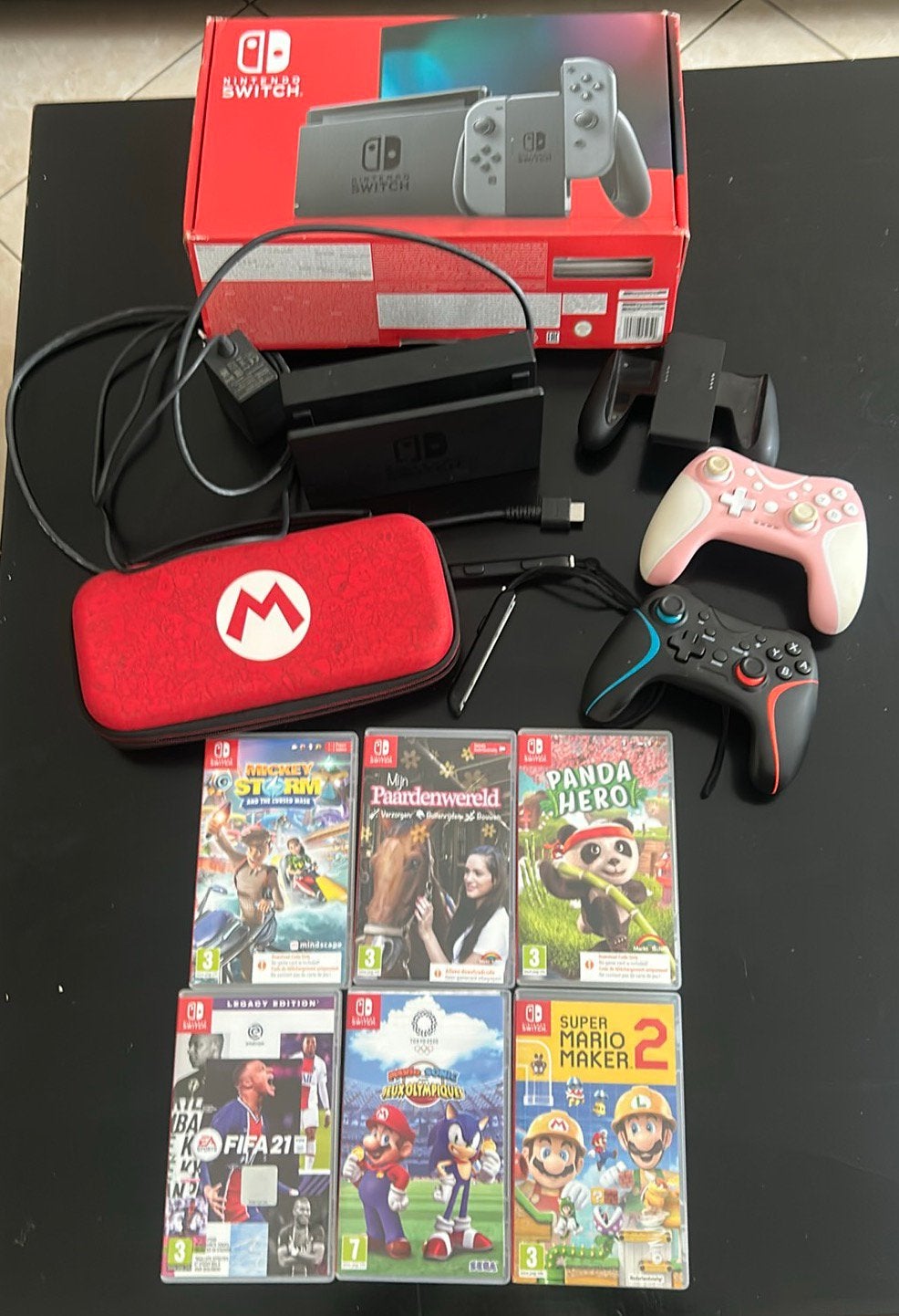 Nintendo switch compleet+6 games + controllers + accessoires, Met games, Met 2 controllers, Ophalen of Verzenden, Zo goed als nieuw