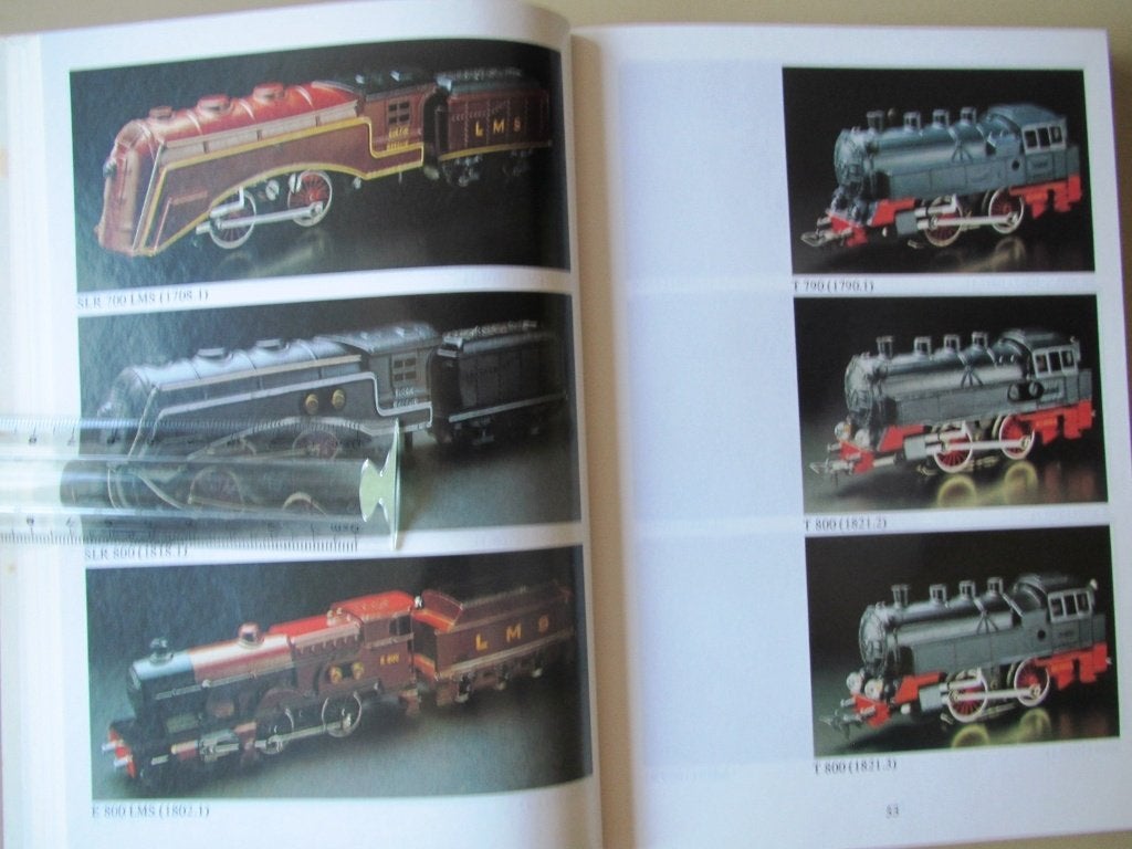 Märklin Koll's prijscatalogus 1982 met foto's, Hobby en Vrije tijd, Modeltreinen | H0, Wisselstroom, Gebruikt, Märklin, Boek, Tijdschrift of Catalogus
