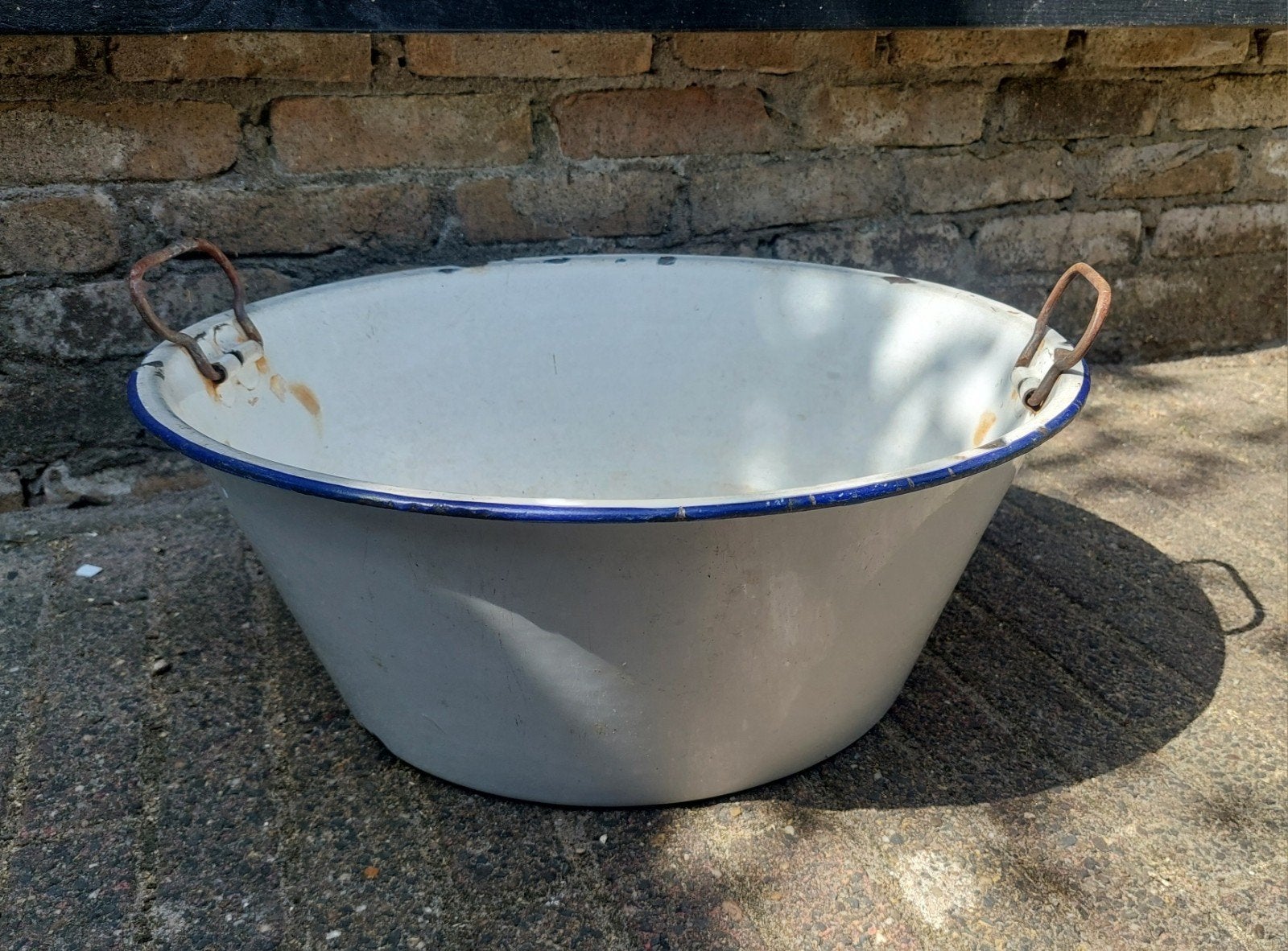 Vintage geëmailleerde teil - wit met blauwe rand, Ophalen