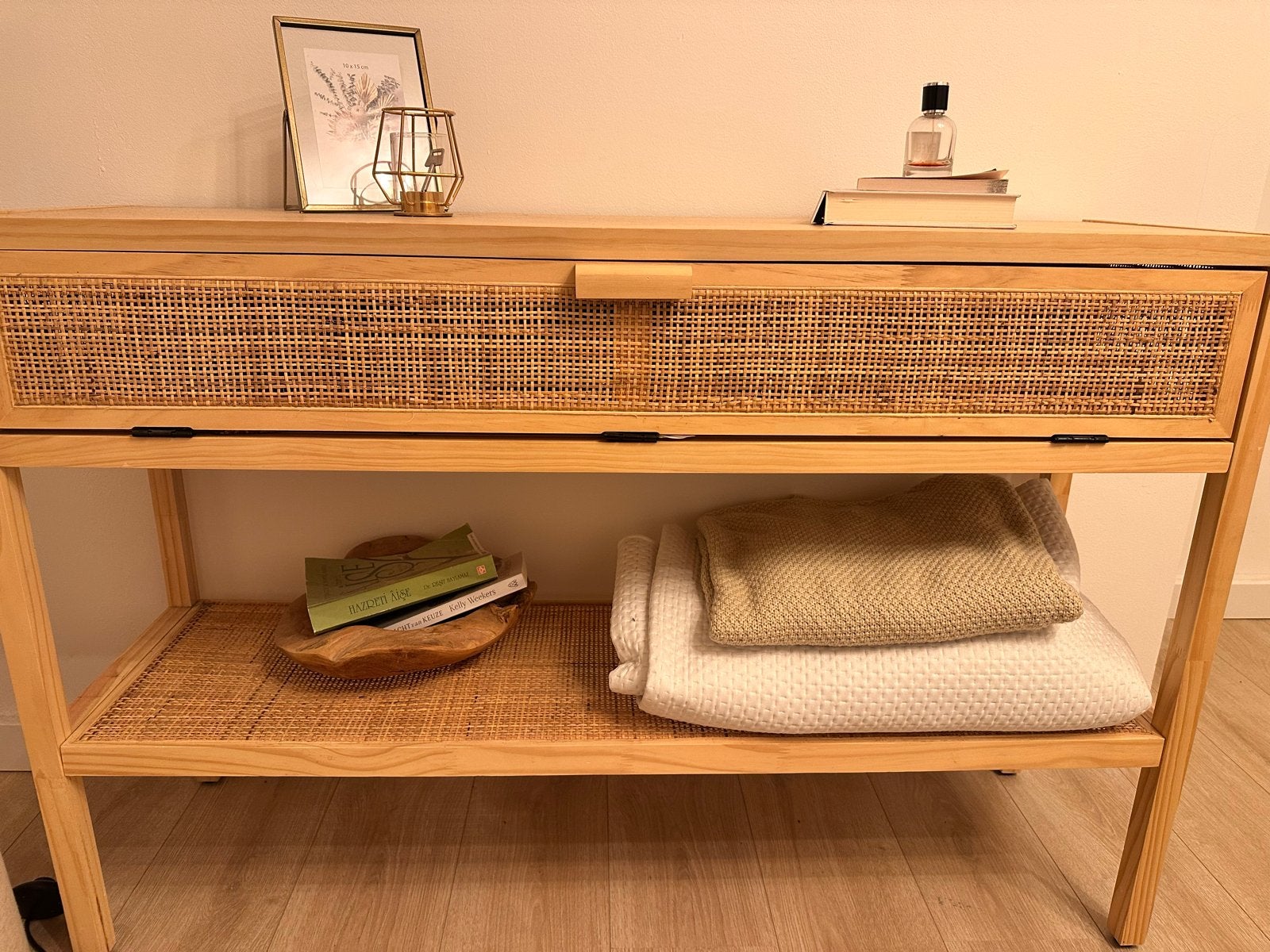 Rotan wandtafel met opbergruimte, 100 tot 150 cm, Ophalen of Verzenden, Zo goed als nieuw, Overige houtsoorten