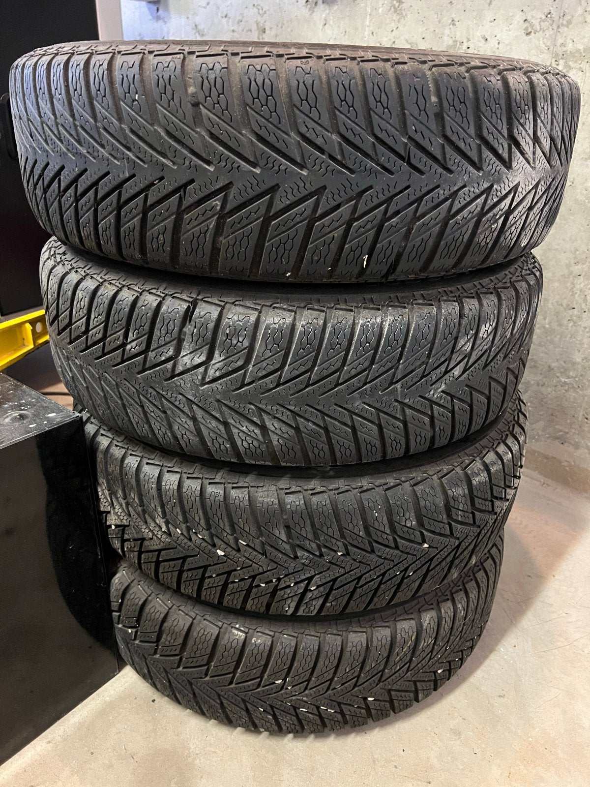 Winterbanden met velgen voor VW UP - Continental 175/65 R14, Auto-onderdelen, Banden en Velgen, Ophalen, 14 inch, Gebruikt, 175 mm