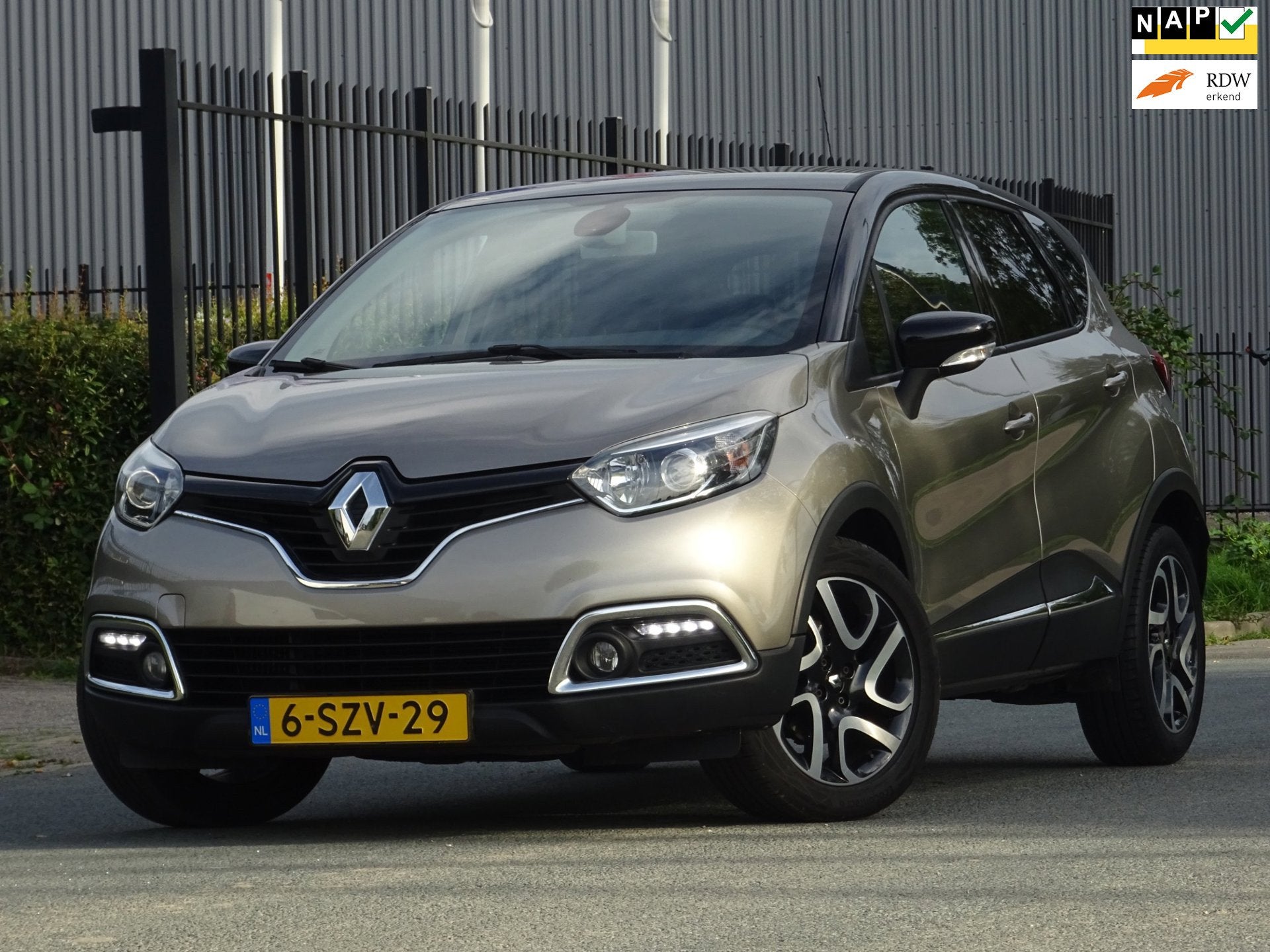 Renault Captur 1.2 TCe 1-EIGENAAR AUTOMAAT NAP/NAVI/CAMERA, 4 cilinders, Bruin, Origineel Nederlands, 19 km/l