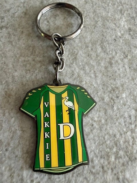 harry's vakkie D 2 sleutelhangers + gratis pin ado den haag, Maat XS of kleiner, Ophalen of Verzenden, Nieuw, Clubaccessoires