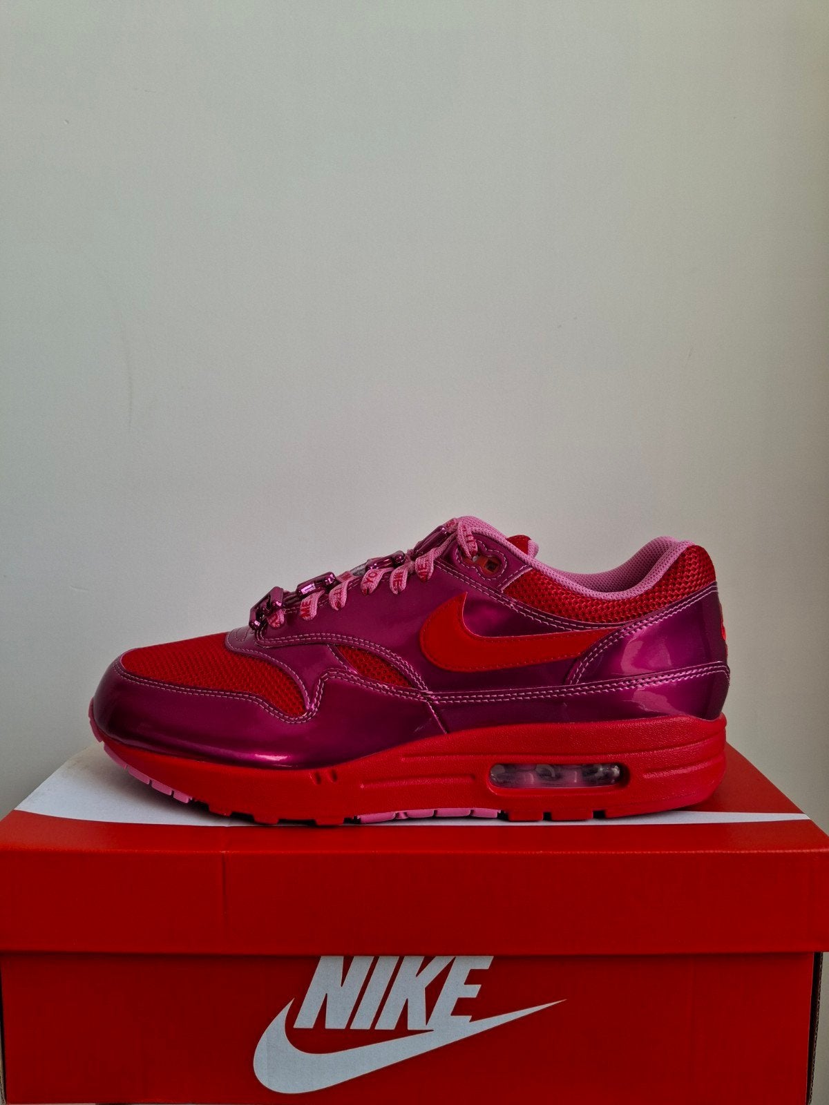 Nike air max 1 - valentine's day - maat 45 - nieuw, Ophalen, Overige kleuren, Nieuw, Sneakers of Gympen
