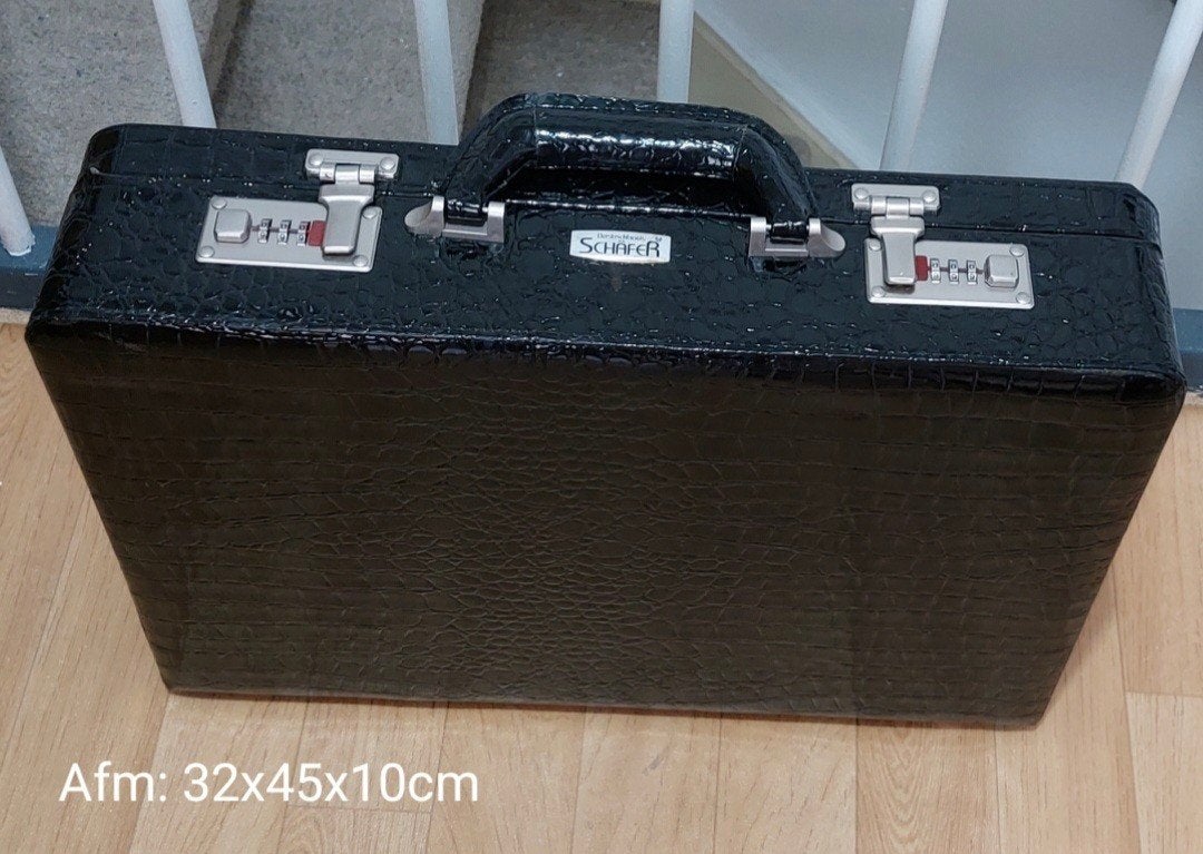 Leuke koffers met code cijfers
voor €25
Afm: 32x45x10cm, Ophalen of Verzenden, Zo goed als nieuw