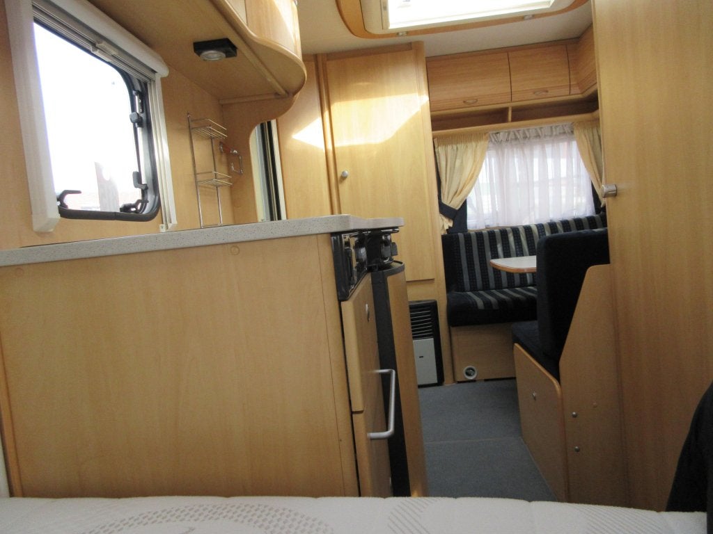 Dethleffs Camper 440 DB CASSETTELUIFEL DWARSBED, Schokbreker, Treinzit, Dethleffs, Tot en met 4