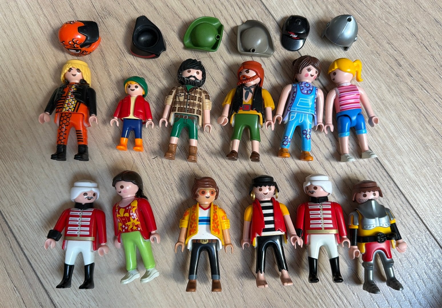 12 playmobil poppetjes, Ophalen of Verzenden, Zo goed als nieuw