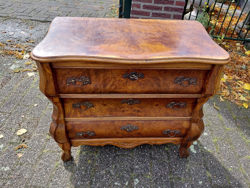 Barokstijl wortelnoten buikcommode, bxdxh = 75x41x66 cm., 50 tot 100 cm, 3 of 4 laden, Niet bekend, 25 tot 50 cm