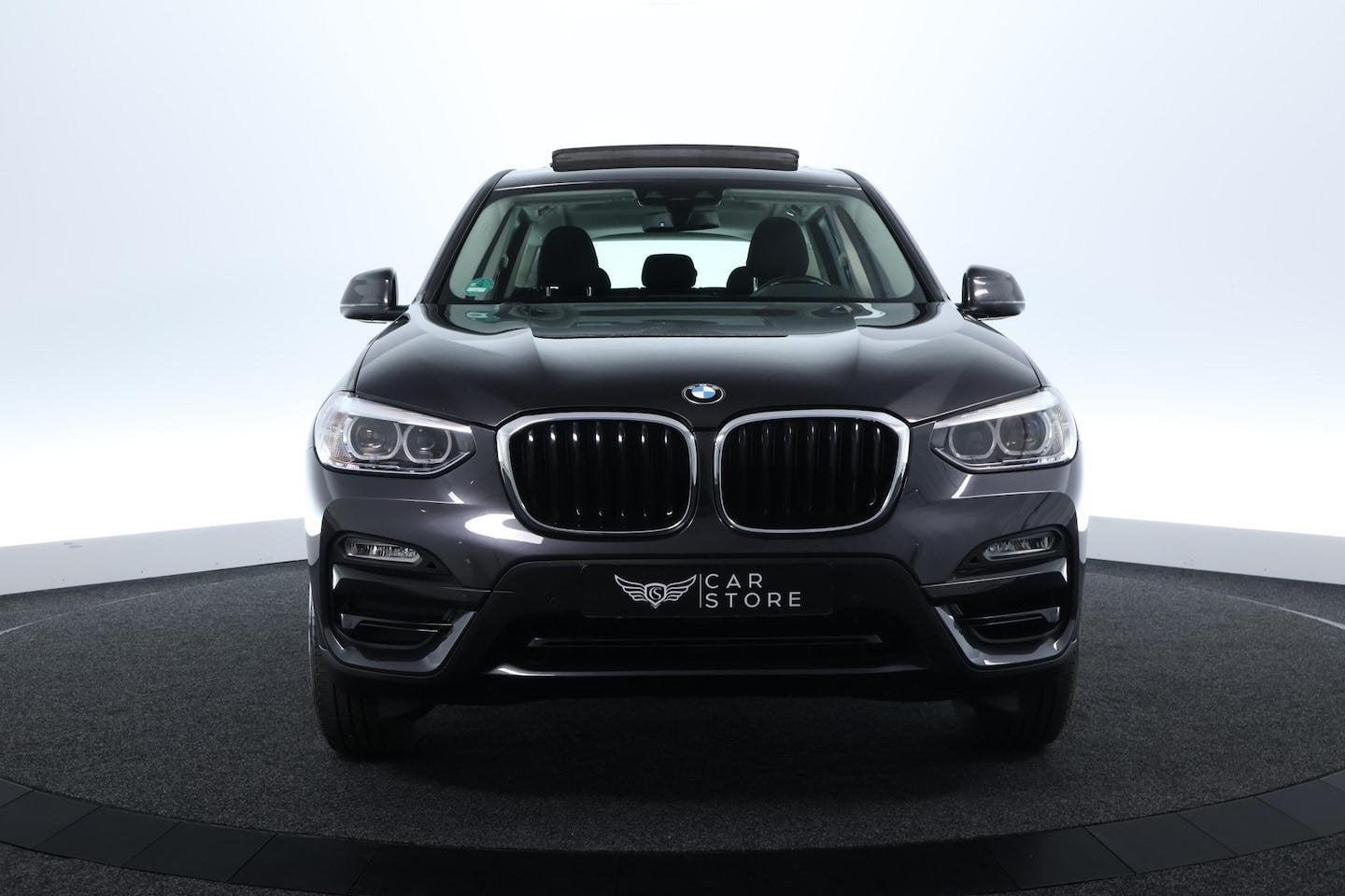BMW X3 xDrive20i Launch Edition High Executive |PANO|HUD|CAM, Auto's, Automaat, Gebruikt, Euro 6, 4 cilinders