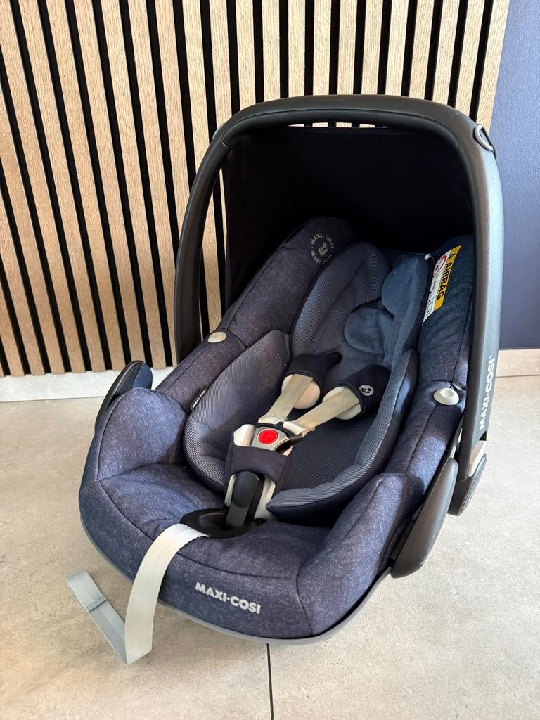 Maxi-Cosi autostoelen + I-Sizebase - Zo goed als nieuw, Ophalen, Autogordel, Zijbescherming, Zo goed als nieuw