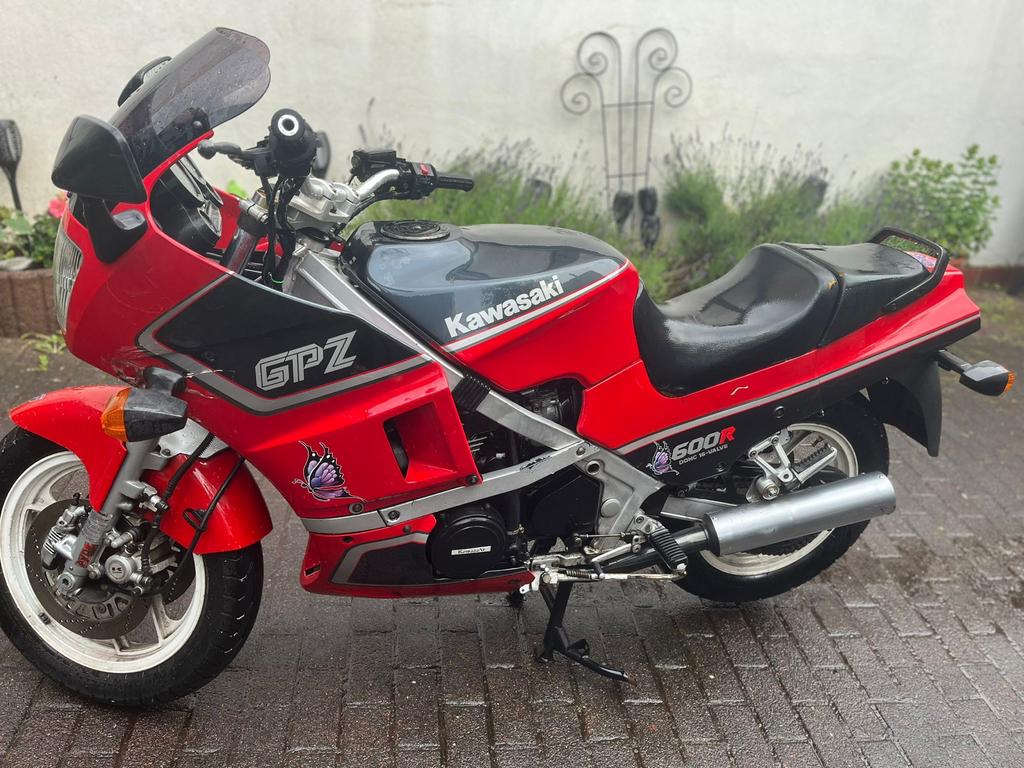 Kawasaki GPZ 600R, Ophalen