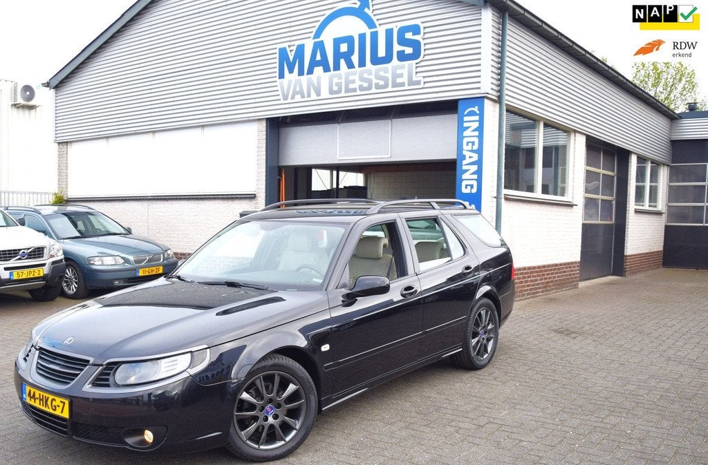 Saab 9-5 Estate 2.0t Vector Sport 150 pk, Auto's, Saab, 4 cilinders, 150 pk, Zwart, 93 €/maand