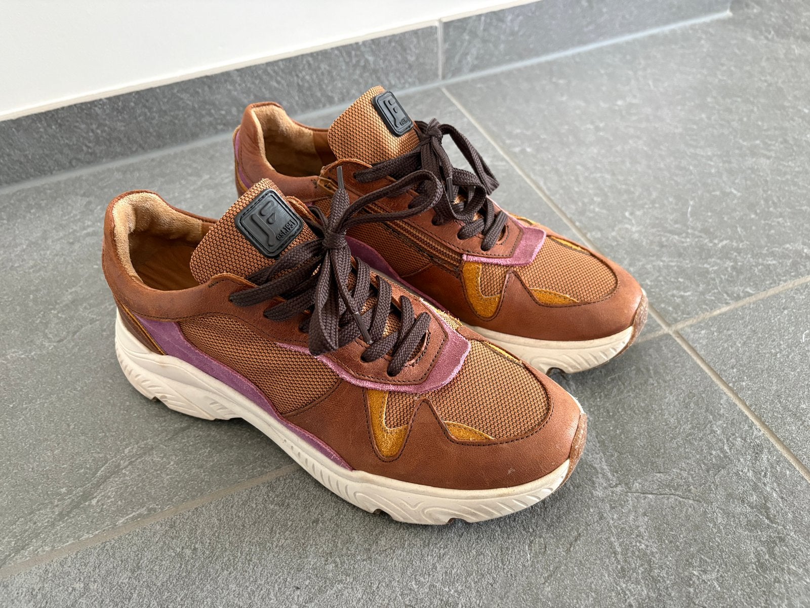 Jochie en Freaks sneakers maat 39 z.g.a.n., Jochies en Freaks, Bruin, Ophalen of Verzenden, Sneakers of Gympen