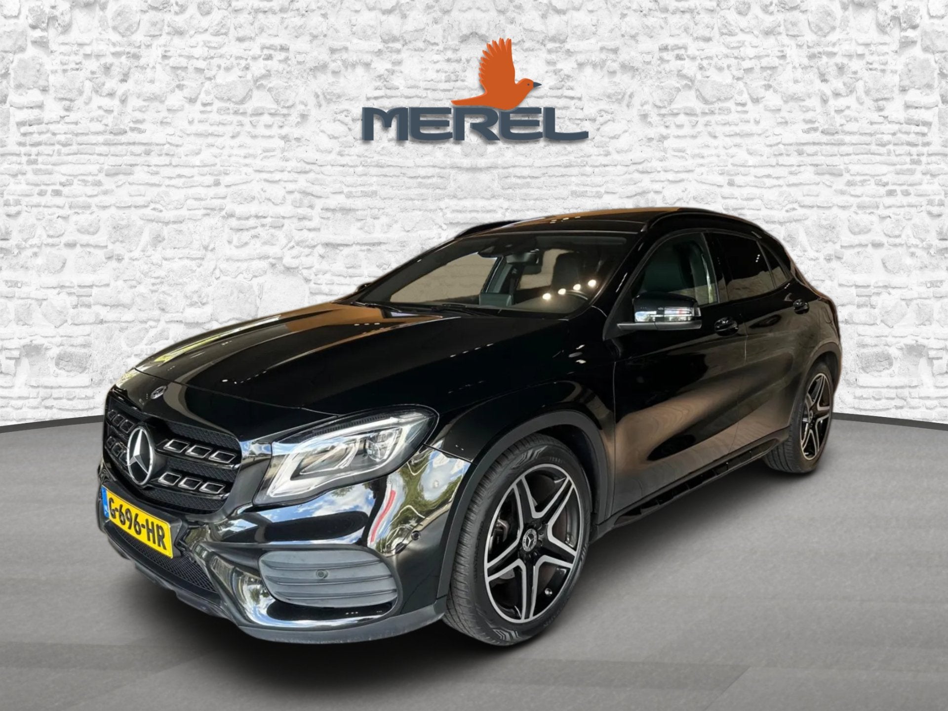 Mercedes-Benz GLA-klasse 180 Business Solution AMG | Pano |, Dealer onderhouden, Gebruikt, 4 cilinders, 715 kg