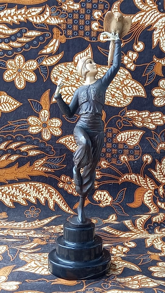 Vrouw met papegaai mooi Art Deco beeld uit Frankrijk 40 cm., Ophalen of Verzenden, Brons
