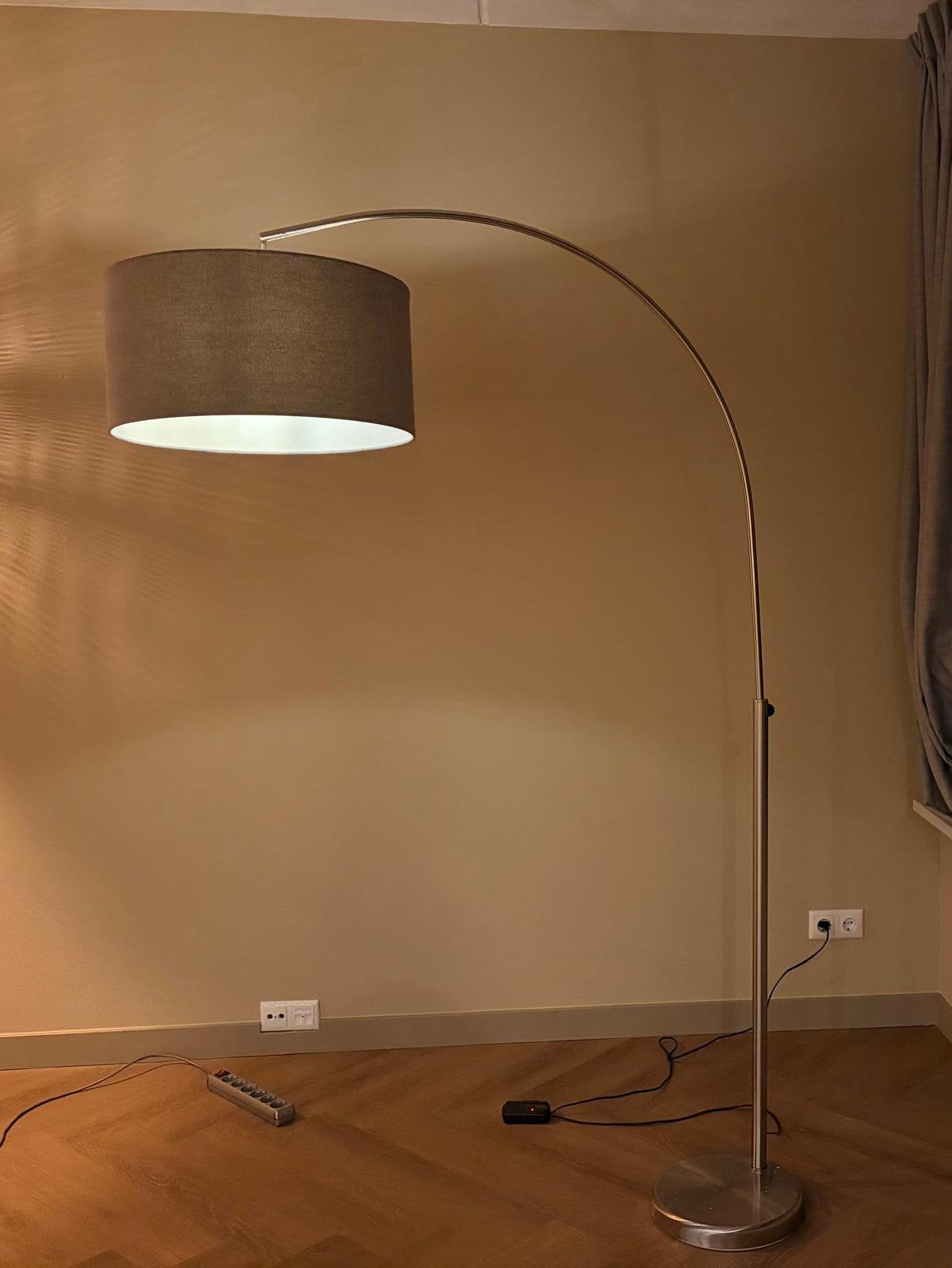 Booglamp, geborsteld RVS. Ongeveer 2 meter hoog., Huis en Inrichting, Ophalen, Zo goed als nieuw, 150 tot 200 cm
