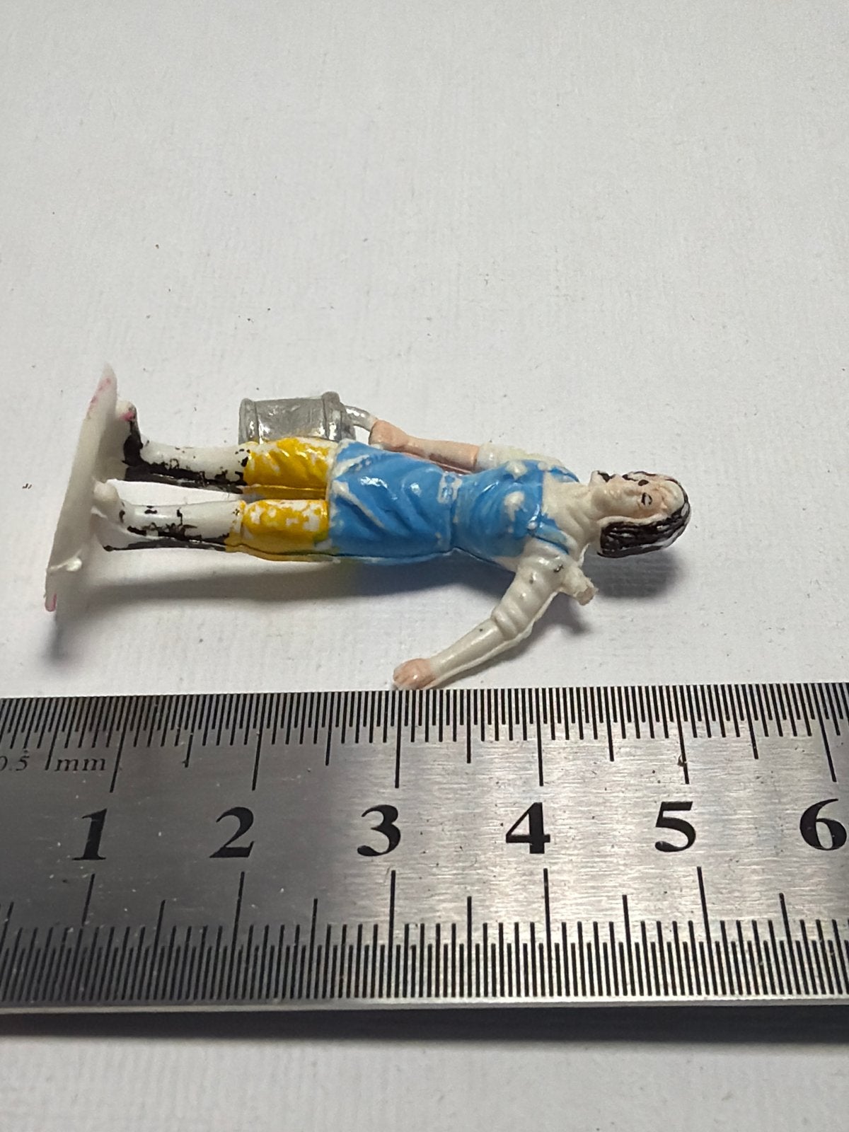 Vintage Speelgoed Figuur: Melkmeisje met Emmer, Ophalen of Verzenden, Gebruikt