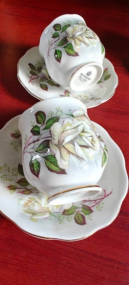 Kop en schotels Bone China, Ophalen of Verzenden, Zo goed als nieuw, Overige stijlen, Kop(pen) en/of Schotel(s)