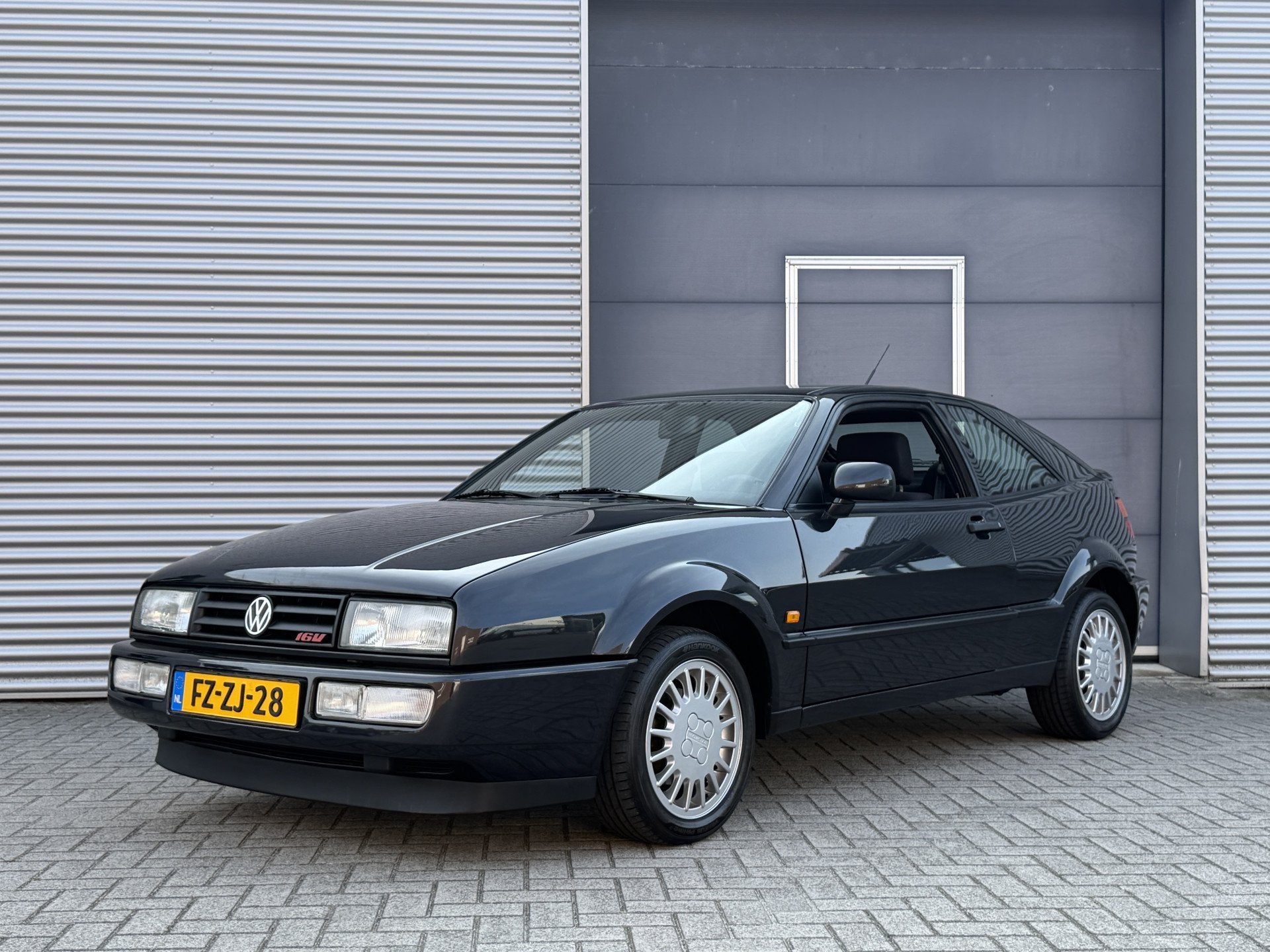Volkswagen Corrado 2.0-16V I NL Auto. (bj 1993), Voorwielaandrijving, 136 pk, Zwart, 1984 cc