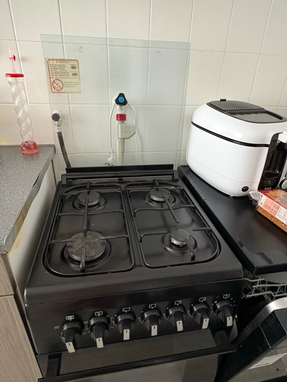 Wiggo Vrijstaand Gasfornuis met Oven - Zwart, Ophalen, Gebruikt, 4 kookzones, Gas