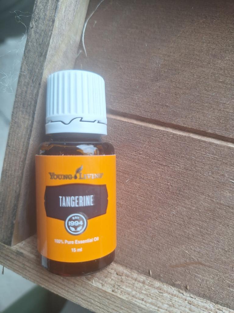 Young Living Tangerine, Ophalen, Zo goed als nieuw, Aroma