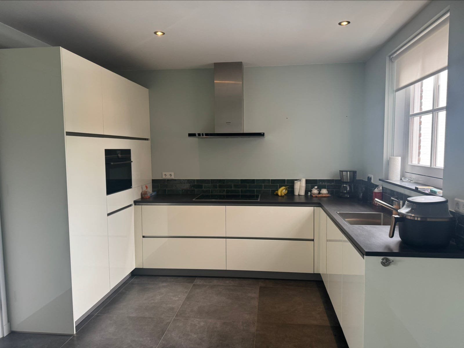 Complete Moderne Hoogglans Keuken met apparatuur, Ophalen, U-keuken, Wit, Zo goed als nieuw