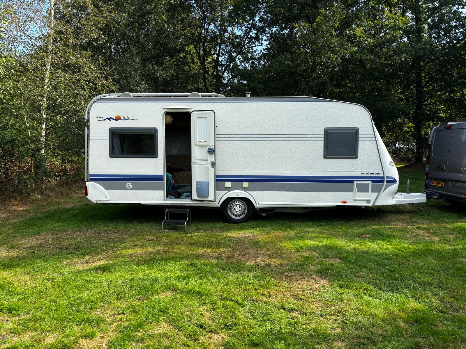 Hobby Excellent Easy 540 UF 2005 - Ruime Caravan, Vast bed, Rondzit, Hobby, Particulier