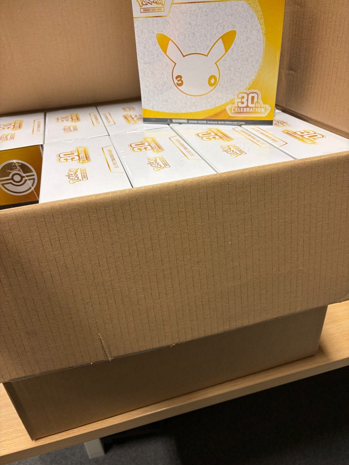 Pokémon 30th Celebrations Elite Trainer Box Case, Ophalen, Nieuw, Overige typen