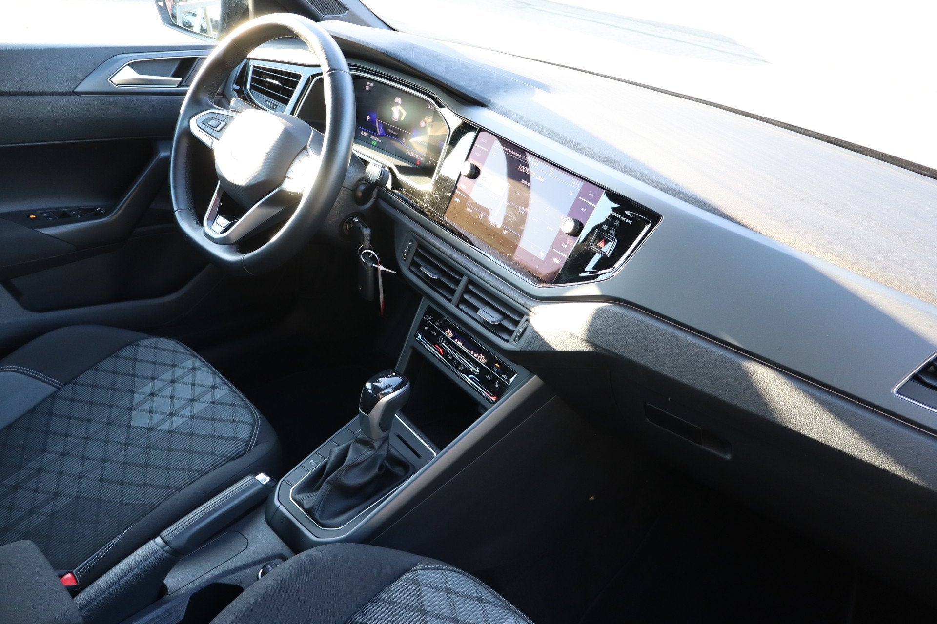 Volkswagen Polo 1.0 TSI R-Line Apple carplay/Stoelverwarming, 12 maanden, Stof, Gebruikt, 1096 kg