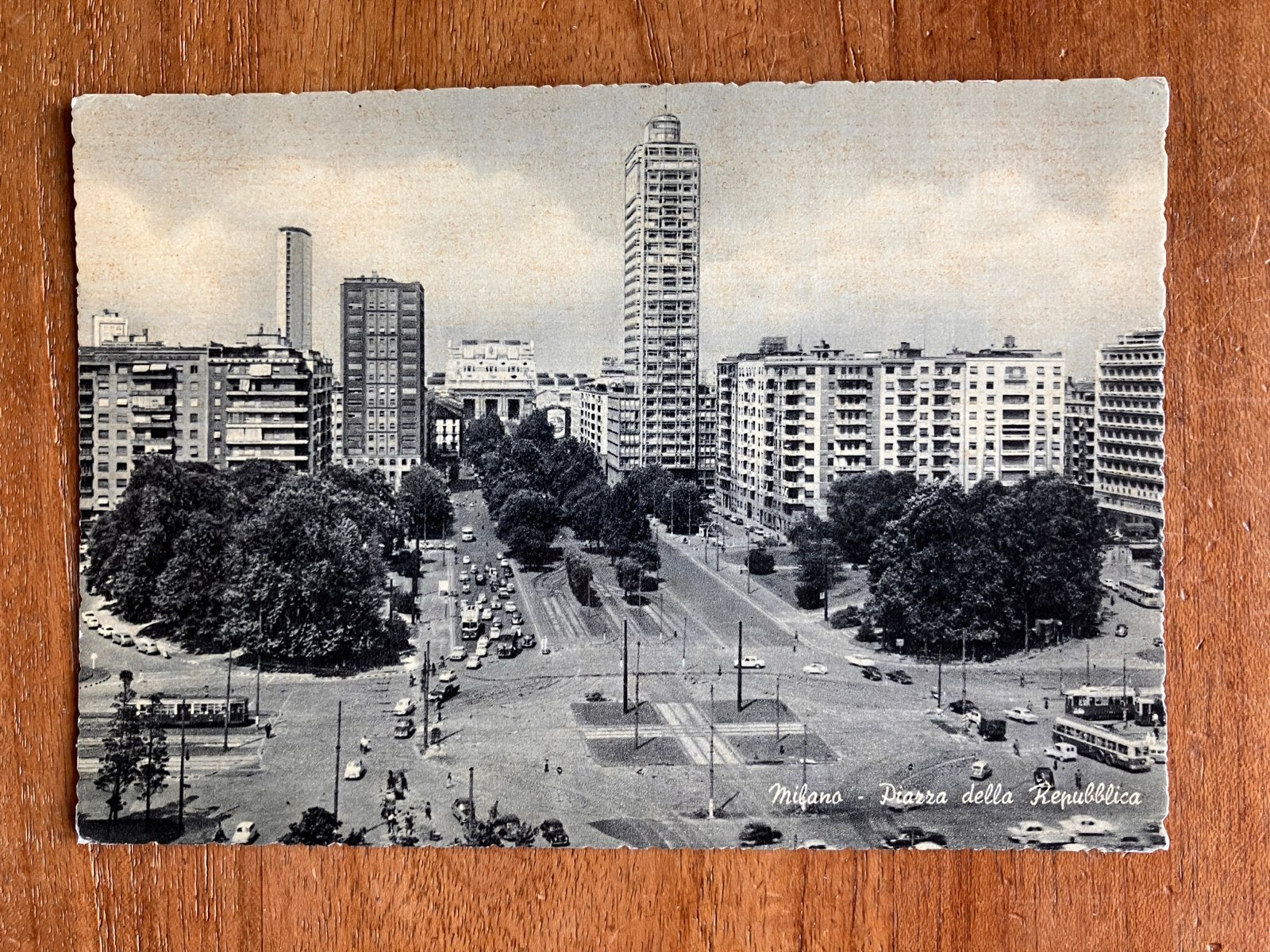 Milaan - Milano. Piazza della Repubblica, Ophalen of Verzenden, 1940 tot 1960, Ongelopen, Italië
