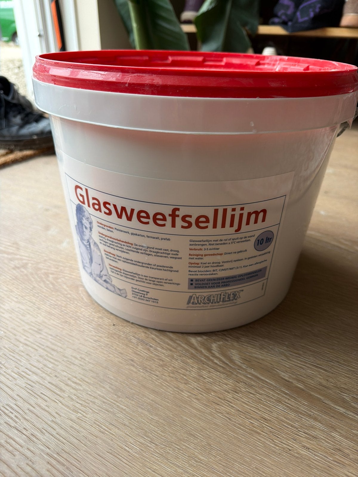 Volle emmer glasweefsellijm (aangebroken), 5 tot 10 liter, Ophalen, Zo goed als nieuw, Wit