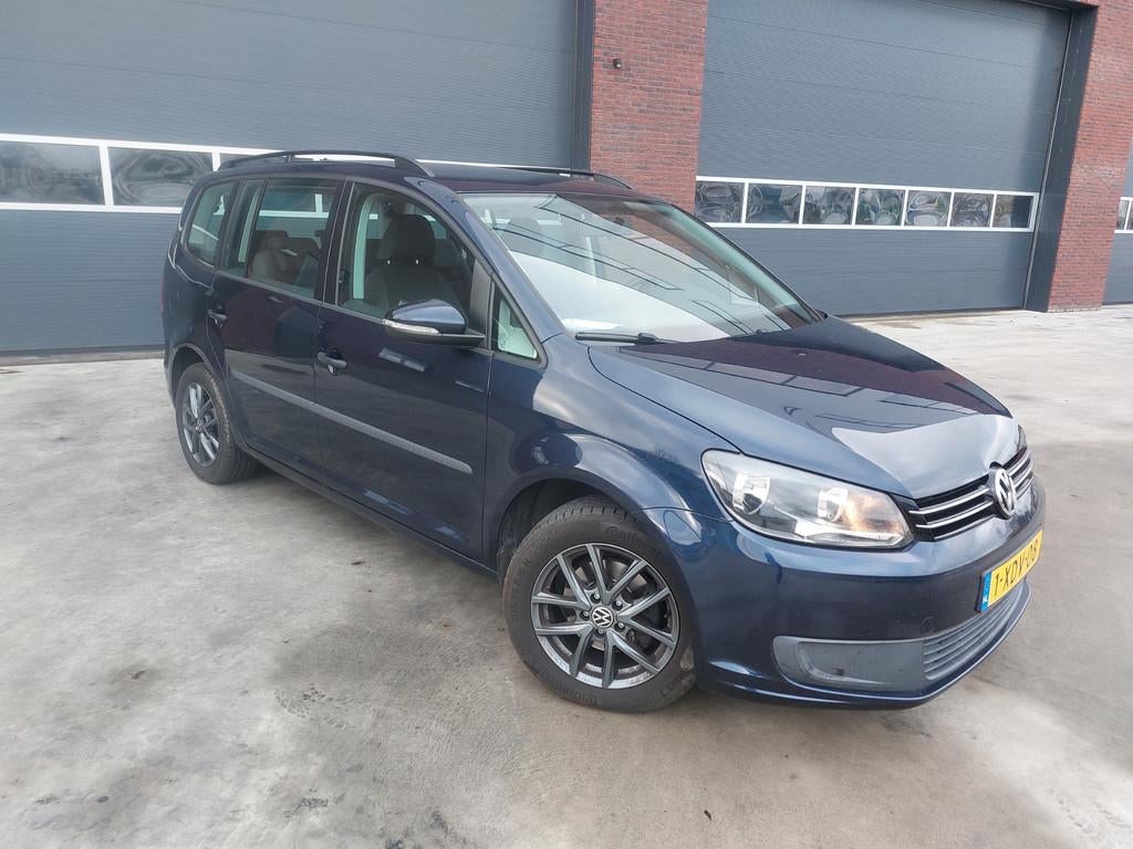 Volkswagen Touran 1.6 TDI Trendline BlueMotion7pers Airco/Na, Auto's, Voorwielaandrijving, Euro 5, Gebruikt, Zwart