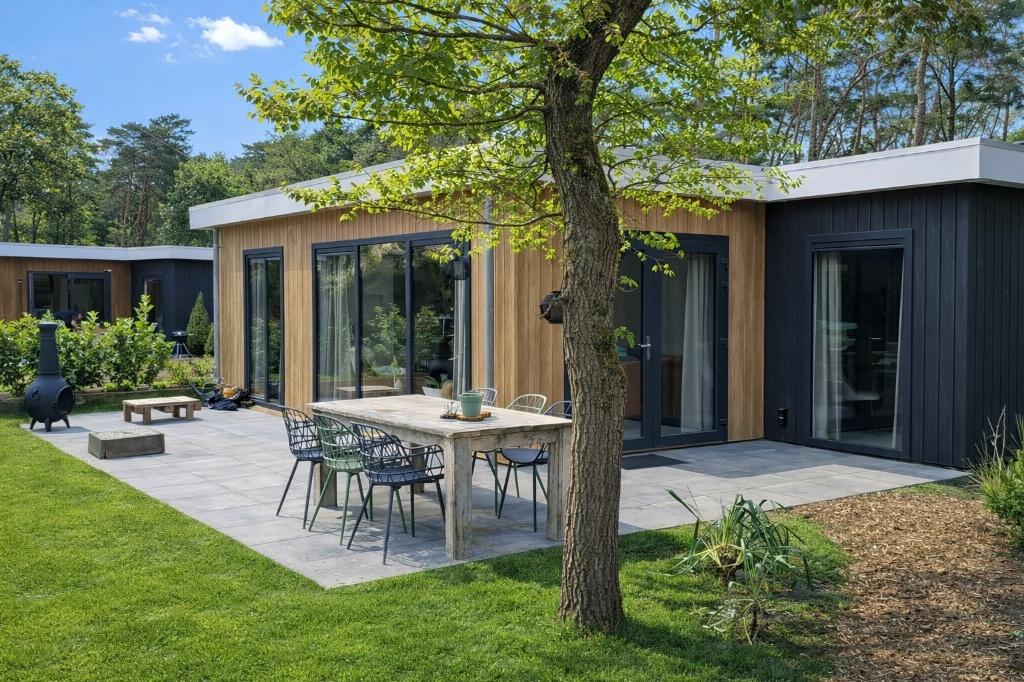 4 p vakantiehuis in Winterswijk de Achterhoek, In bos, 2 slaapkamers, Recreatiepark, Open haard