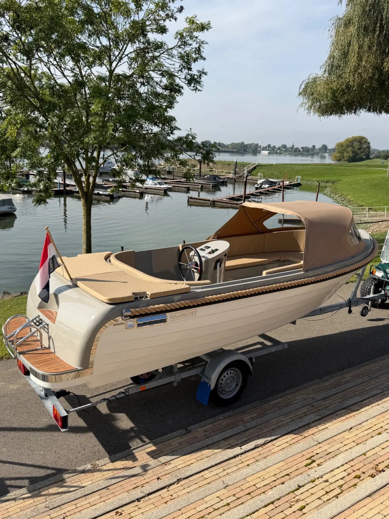 Maassloep 570 demo! 10 vaar uren van €21.950,- voor €