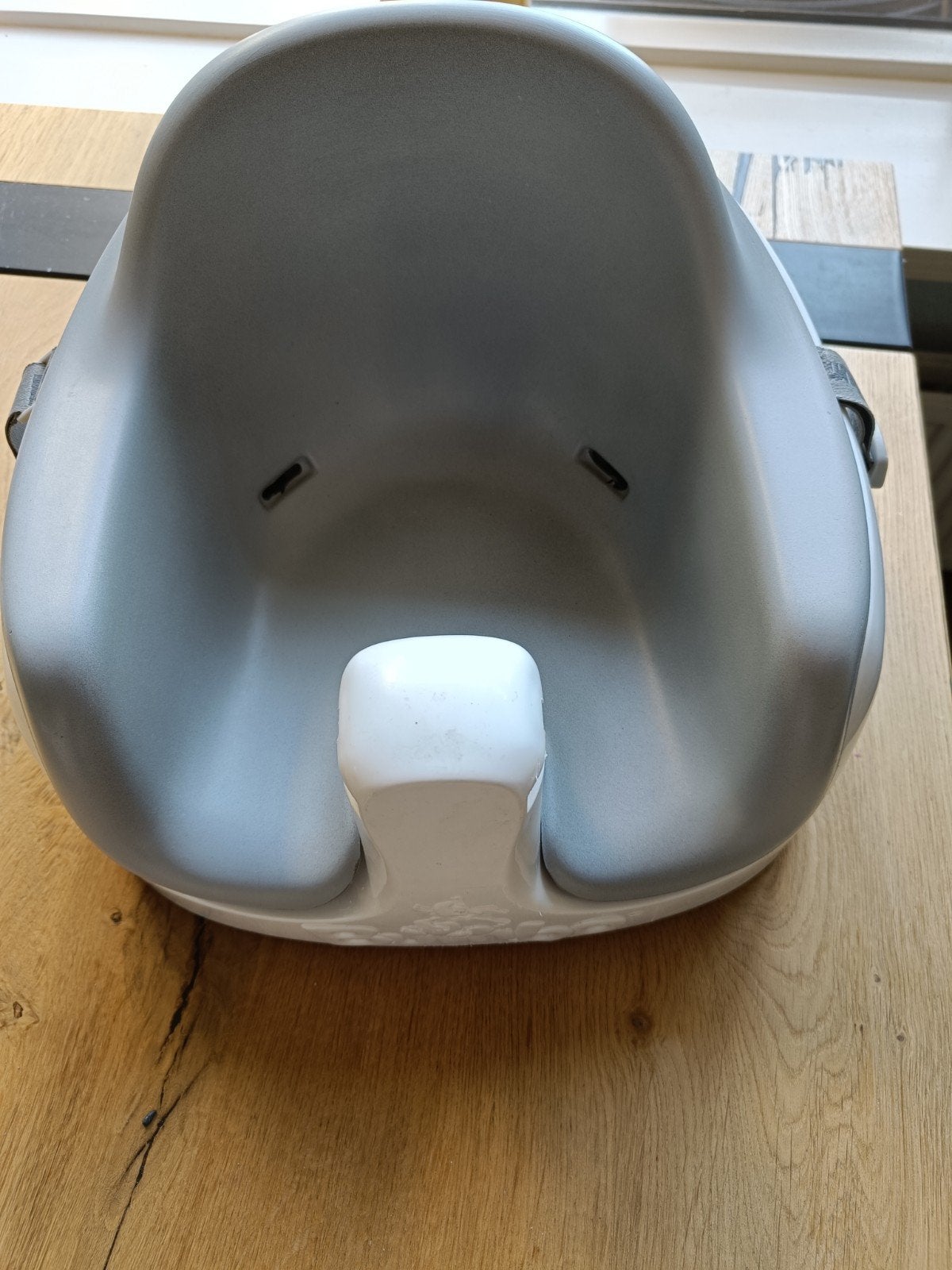 Bumbo seat grijs wit, Kinderen en Baby's, Ophalen, Gebruikt, Overige typen, Gordel(s)
