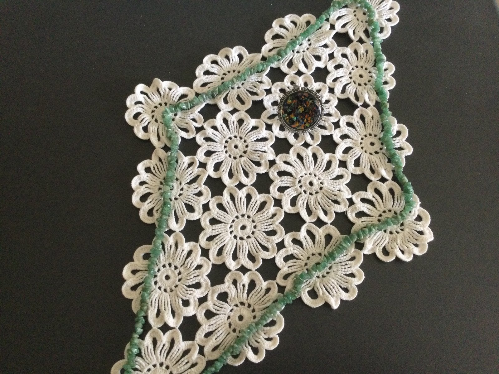 Supergave Jade split ketting en leuke dasspeld. Vintage, Ophalen of Verzenden, Zo goed als nieuw, Groen, Steen of Mineraal