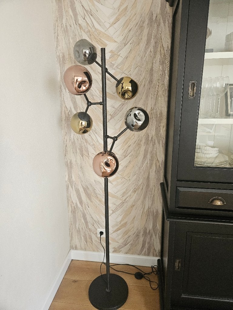 Staande lamp gekleurde glazen bollen zwart frame, Huis en Inrichting, Lampen | Vloerlampen, Ophalen, Nieuw, Glas, 150 tot 200 cm