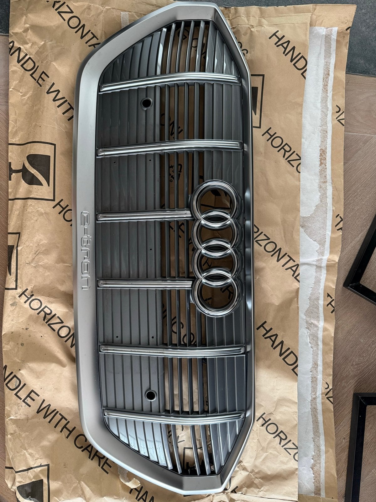 Audi E-tron Grill en Bumperdelen, Ophalen, Gebruikt, Voor, Audi