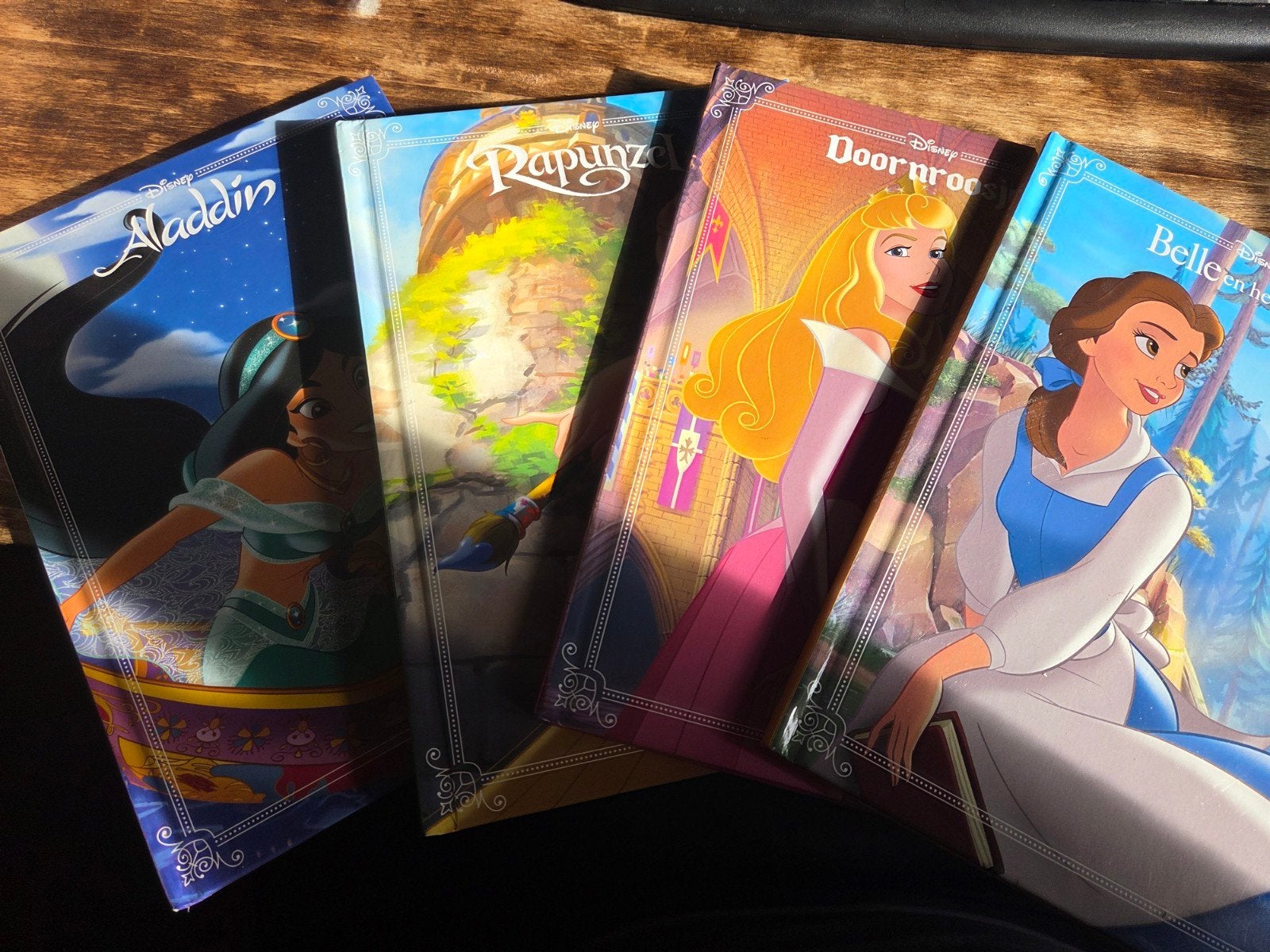 Disney Voorleescol. Belle en het Beest, Rapunzel, Doorn, Boeken, Jongen of Meisje, Ophalen of Verzenden, Zo goed als nieuw, Voorleesboek