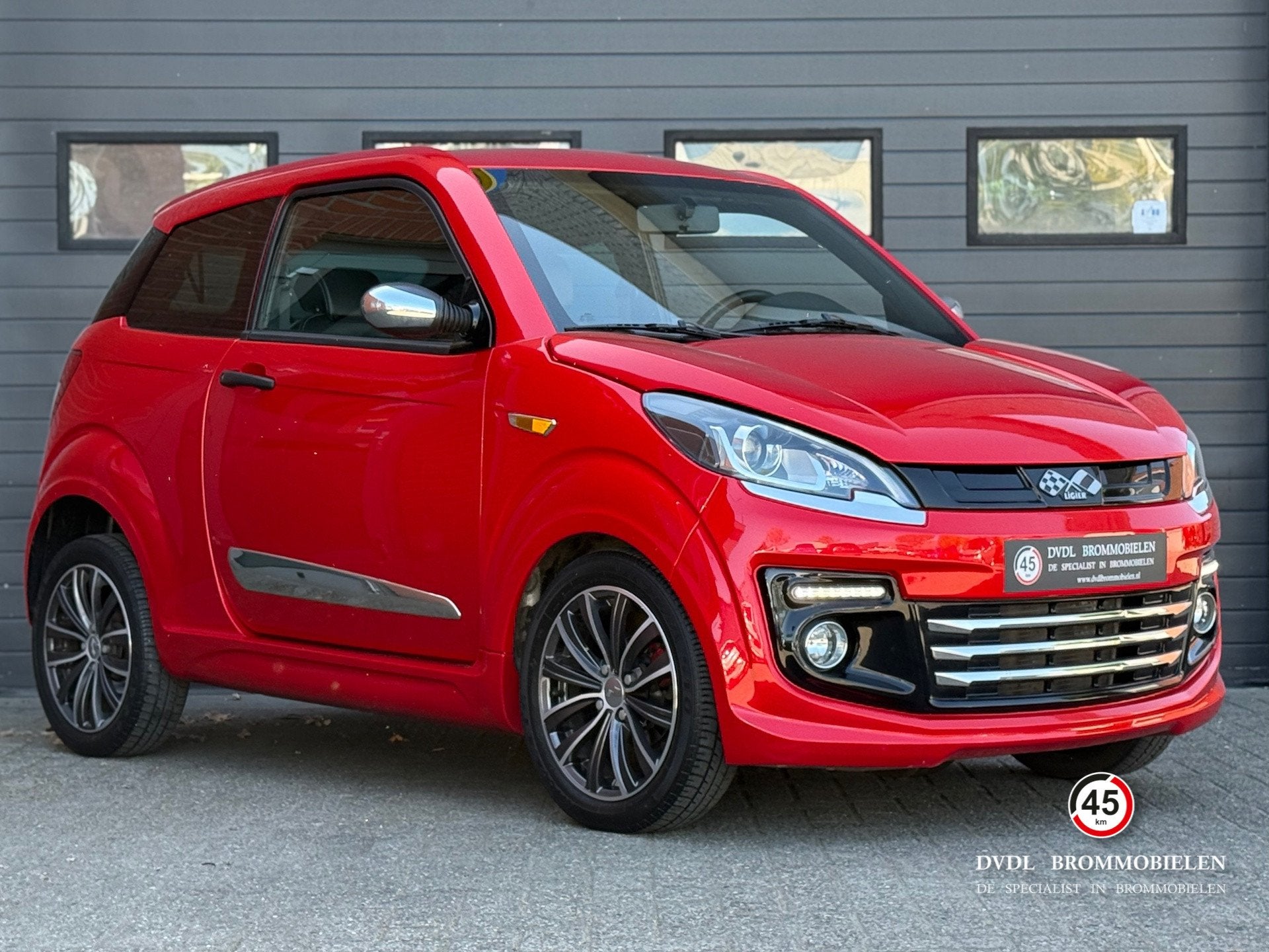 Ligier JS50L Sport DCI Brommobiel 2020 1eig 16dkm NIEUWSTAAT, Gebruikt, DVDL Brommobielen, Staarten 32
5281PL  Boxtel, NL, Info@dvdlbrommobielen.nl