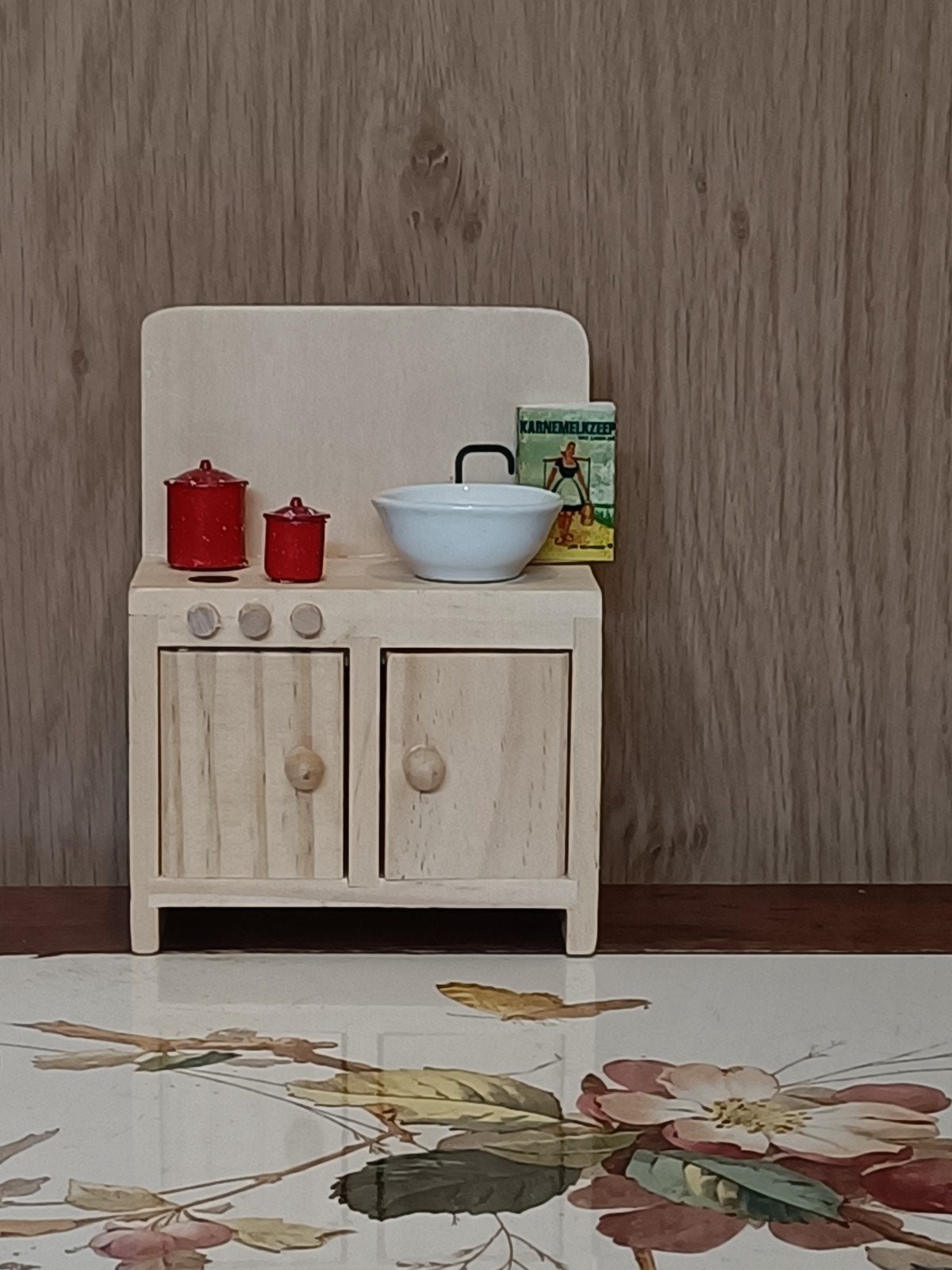 Houten keuken kastje poppenhuis, Verzamelen, Poppenhuizen en Toebehoren, Ophalen of Verzenden, Gebruikt, Poppenhuis