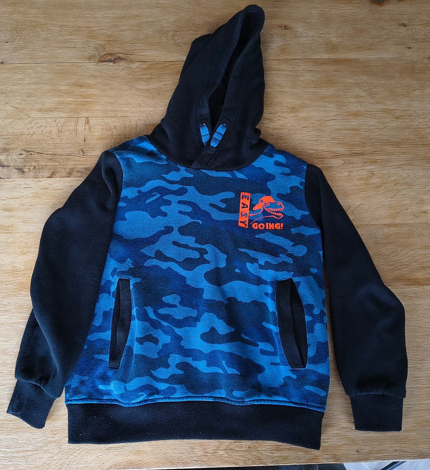 Stoere blauwe camouflage hoodie voor jongens 116/122, Ophalen of Verzenden, Gebruikt, Onbekend, Jongen