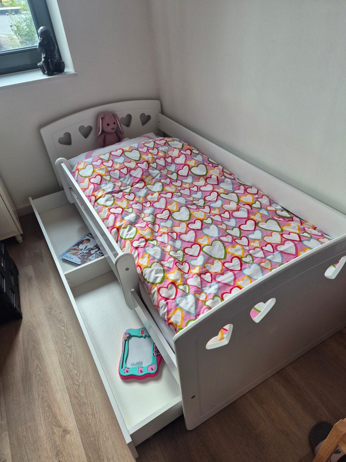 kinderbed met hartjes, als nieuw!, 85 tot 100 cm, Zo goed als nieuw, 180 cm of meer, Ophalen